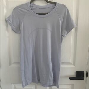 Lululemon Short Sleeve Swiftly 2.0 - Lavender/light purple